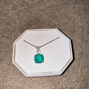 Chic Silver Necklace with Teal Pendant